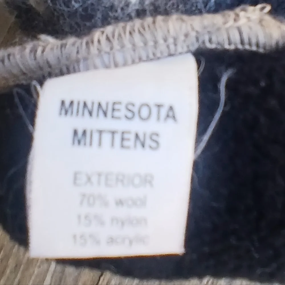 Minnesota Wool Knit Patterned Mittens Sz S